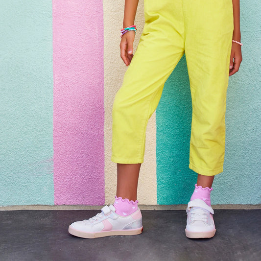 Connor White/Pink | See Kai Run
